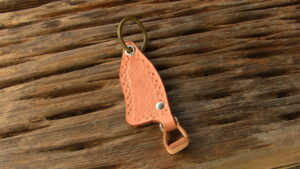 Saddle fender key chain